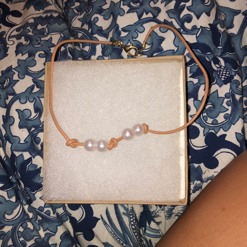 Double pearl choker